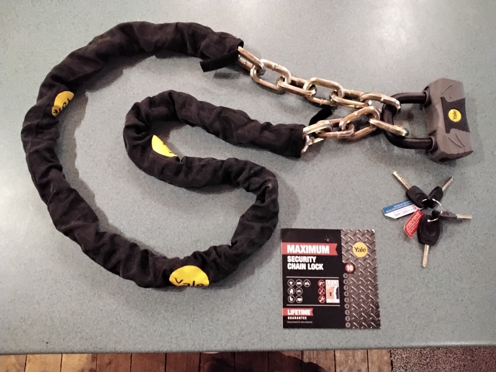 Yale Maximum Security Chain Lock, New, Not Original Packaging, Long At