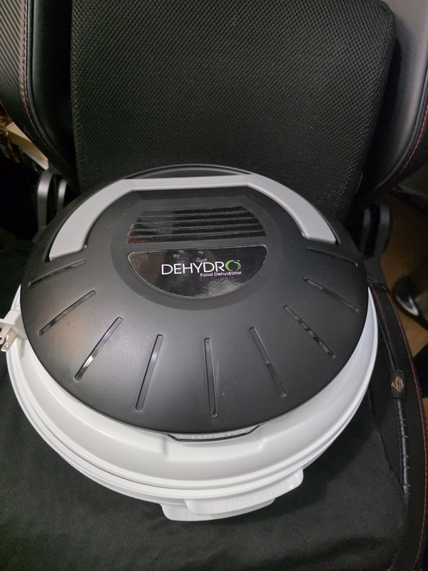 Presto 4 tray Dehydro Electric Food Dehydrator 