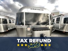 2026 Airstream Classic 33FBQ
