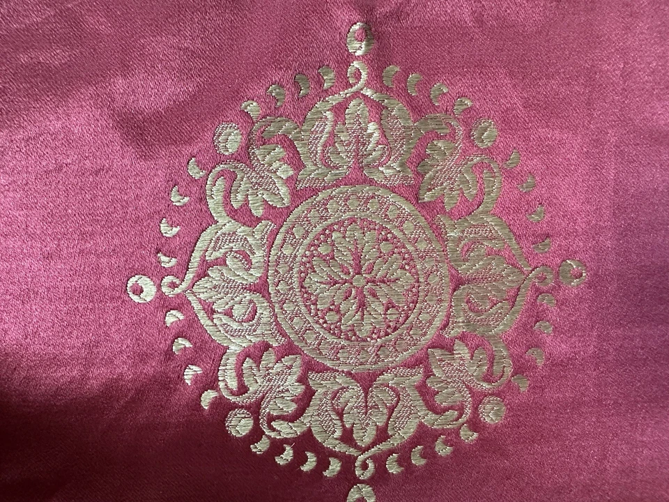 Satin Brocard Damassée Rouge Fleurs D’or - Photo 4/4