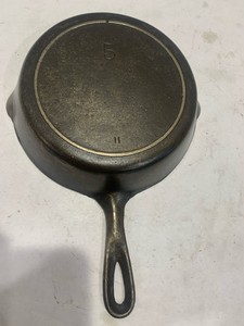 Vintage Refurbished Lodge Single Notch #5  Cast Iron Skillet With Molders Mark