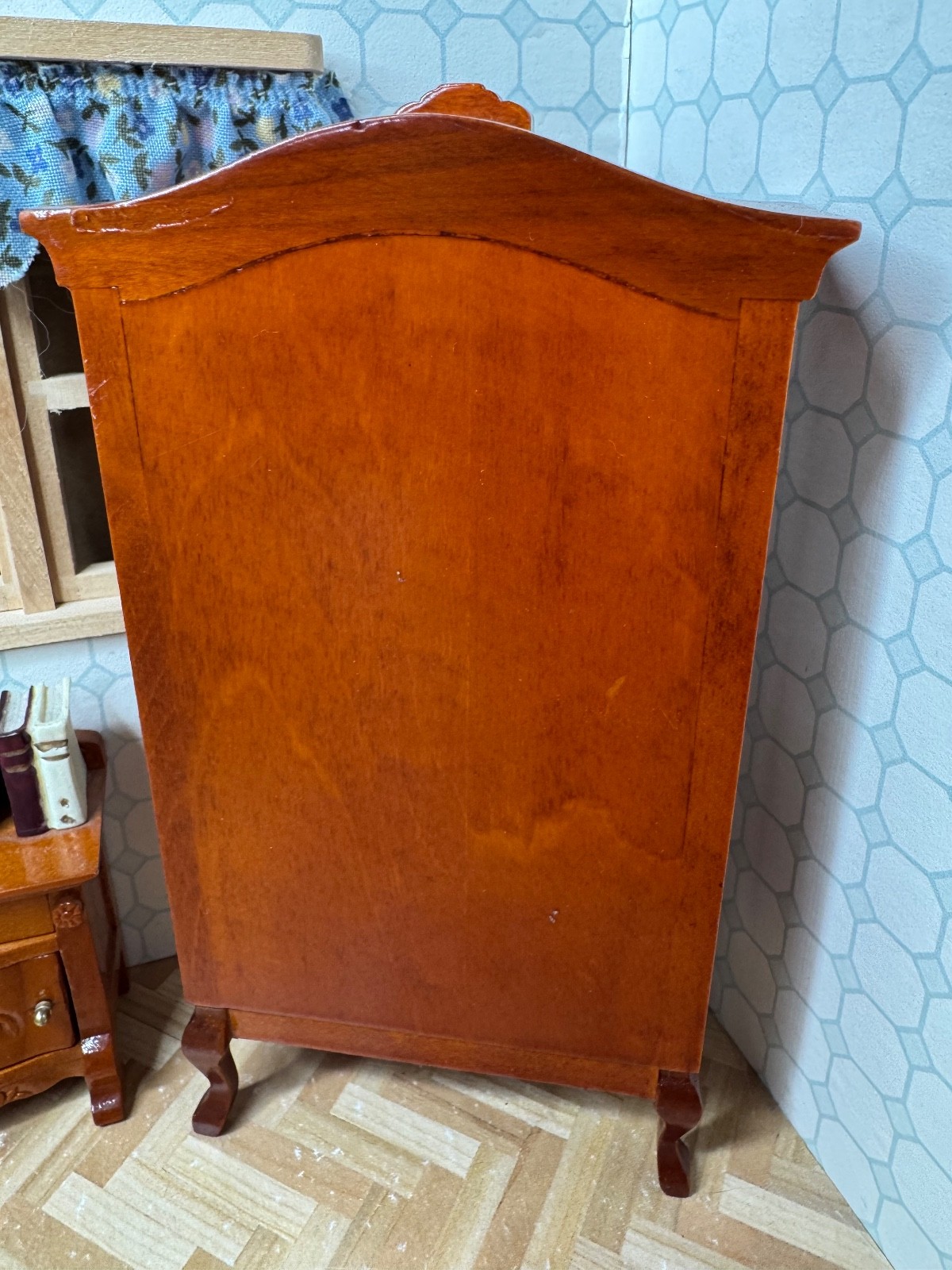 Germany Dollhouse Miniatures Reutter Porcelain Cabinet & Side Table