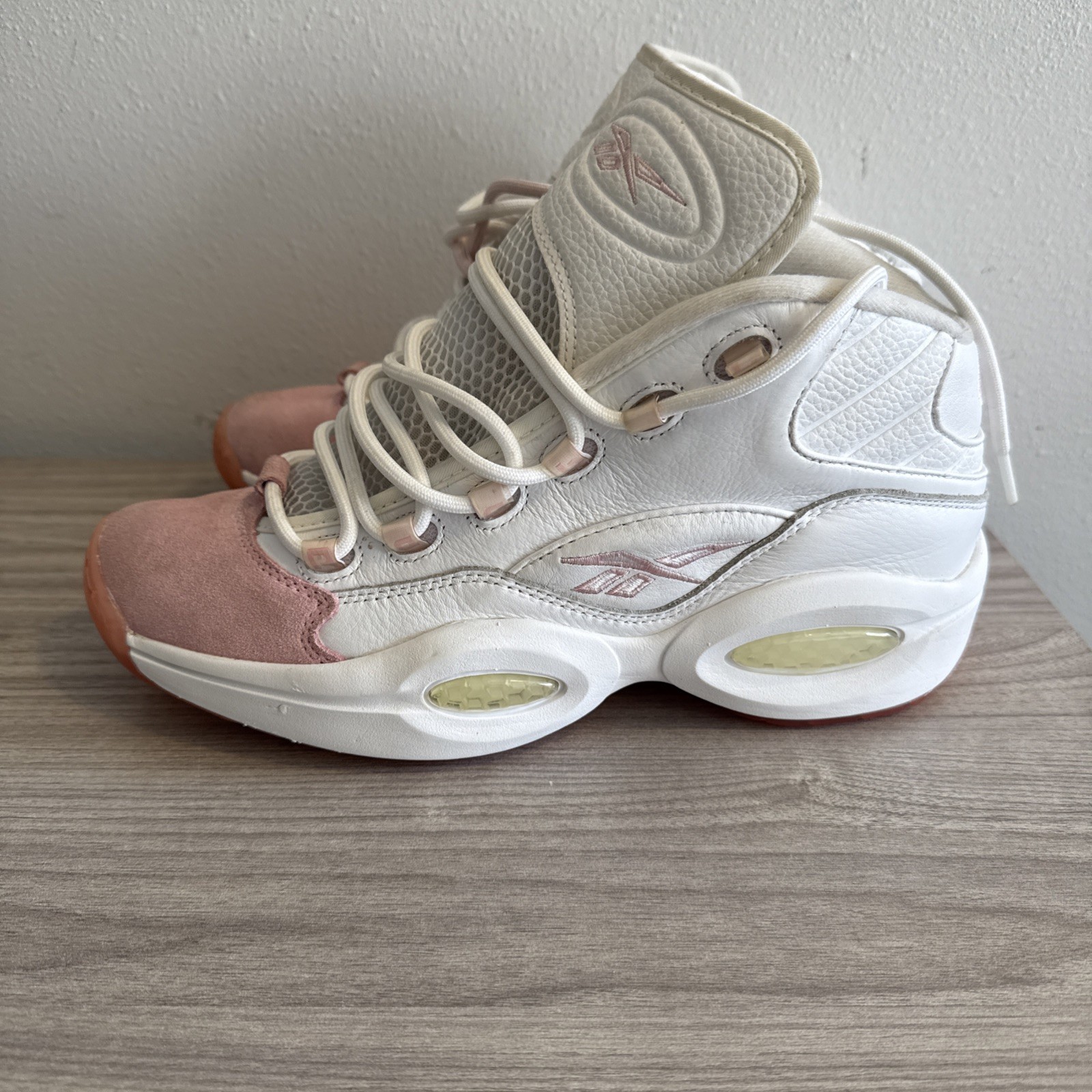 Reebok Question Mid Men's Size 10 US G55120 Pink White Suede Athletic Shoes