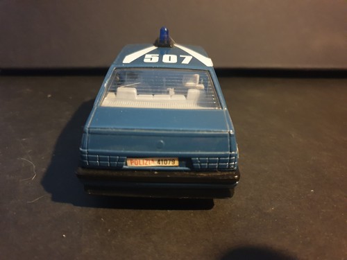Modellino Die cast Bburago Alfa Romeo 75 Polizia 1/24 - Foto 7 di 12