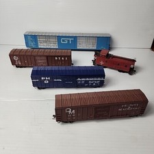 Vintage Lot Of HO Scale Model Trains Box Cars Caboose