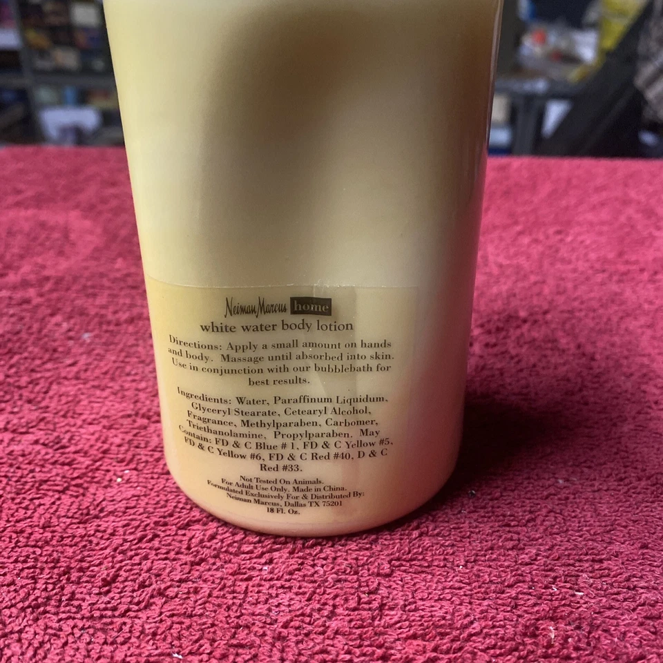 Vintage NEIMAN MARCUS Beauty White Water Body Lotion 18 fl. oz. Foto 2 de 4