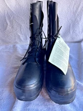 NEW Mickey Mouse boots with valve size 11 reg with tags…extreme cold weather