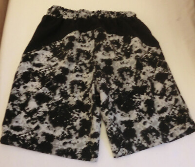 Kurze Hose/Shorts/Badehose in schwarz/grau  Gr. 134/140 ERGEENOMIX
