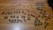 Military Army Men Plastic Toys / Flags / Jeep / Wire 88 pcs