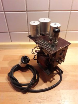 Netztrafo mit EZ80, Filter, Netzkabel etc. - aus EAW-Super Undine II 8176E