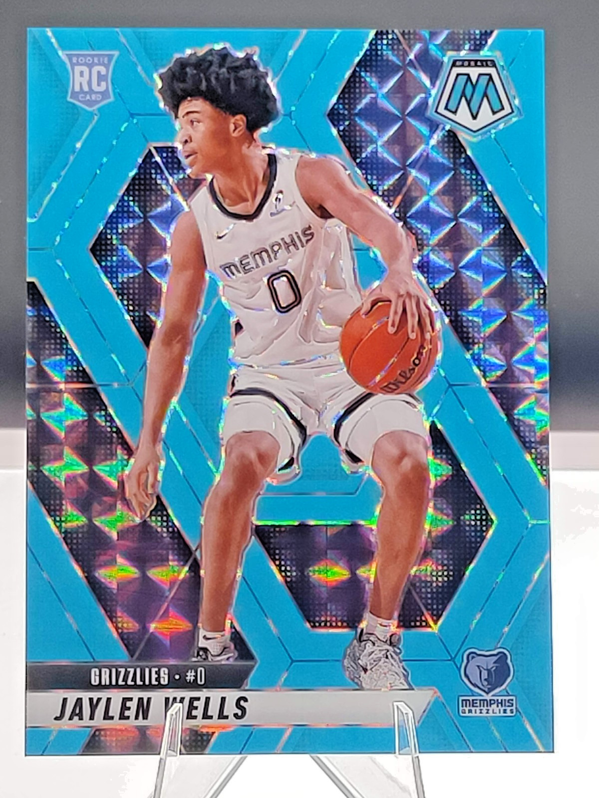 2024-25 Panini Mosaic Rookie Jaylen Wells 240 Blue Fluorescent Mosaic 14/75