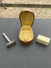 Superb 1920’s Vintage Gillette Open Comb “Old Type” Safety Razor Set
