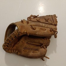 B9 WILSON YOUTH BASEBALL GLOVE A2174 RICHIE ZISK AUTOGRAPH MODEL R-HANDED PLAYER