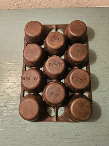 Antique Griswold “Erie” No 10 949 Cast Iron Gem Popover Muffin Baking Pan 11 Cup