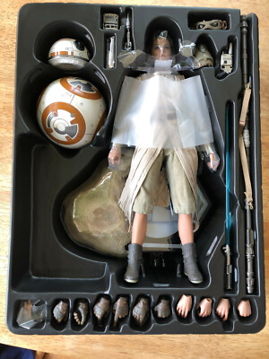 Hot Toys MMS337 Star Wars EP VII The Force Awakens 1/6 Rey and BB