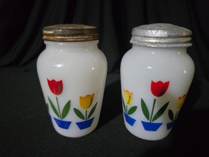 Fireking Tulip Salt and Pepper Shakers | eBay