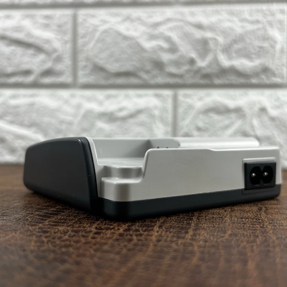 Pentax D-BC23 Battery Charging Stand Cradle for Pentax Optio SV Digital Cameras - Image 2 of 4