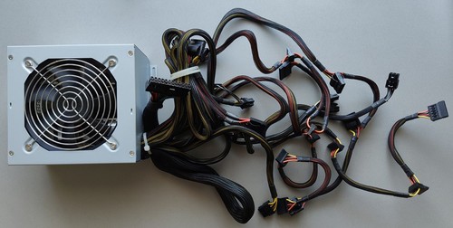 Seasonic SS-750HT ATX PC Netzteil 750 Watt 80+ 120 mm Lüfter