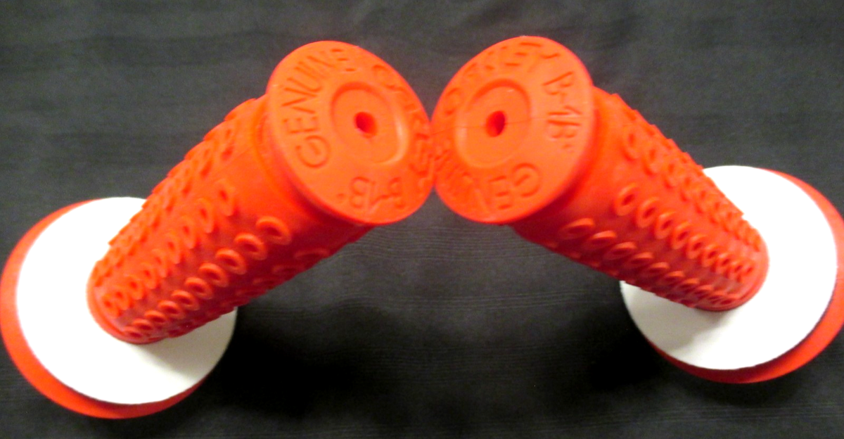 OAKLEY GRIPS B-1B NEW RED W RED SLEEVES WHITE DONUTS BMX KILLER