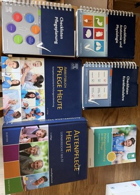 5 Lernbücher von Elsevier für die Pflegeausbildung und eins von Pflege Praxis.
