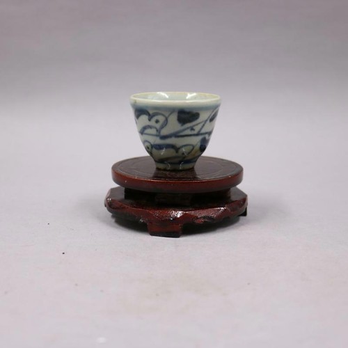 2.4" Chinese Blue and White Porcelain Qing Qianlong Flowers Pattern Teacup Cup - Picture 3 of 5