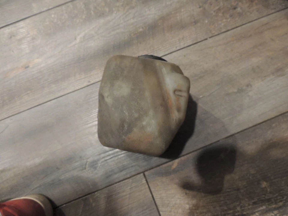 Chevrolet Corvette C3 1973-1977 tanque de expansión de radiador de refrigerante OEM Foto 2 de 4