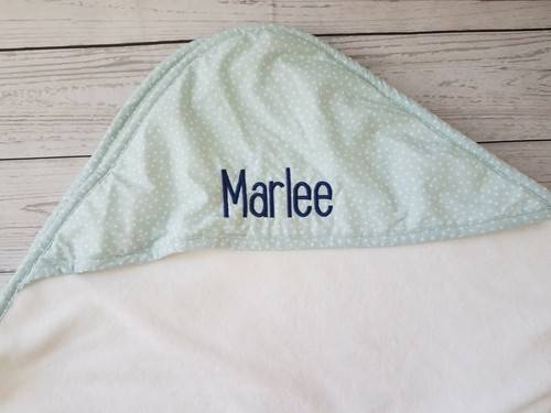 Toalla de baño para bebé con capucha ""MARLEE"" azul claro ""MARLEE"" Mono - Imagen 2 de 8