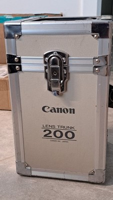 Canon EF 200mm f/1.8 L USM AF Telephoto Lens with Hood, Strap