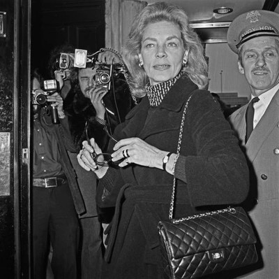 Lauren Bacall arrives at Evening Standard Theatre Awards 1973 OLD PHOTO