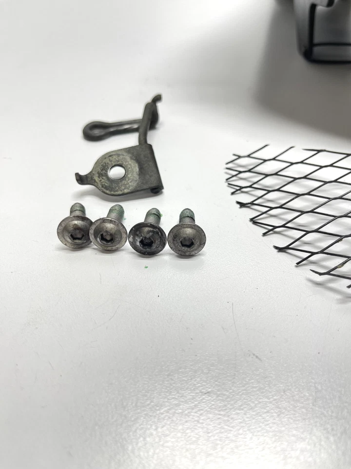 Центральный воздуховод 2004-2005 Kawasaki Ninja ZX10R OEM - Изображение 2 из 4