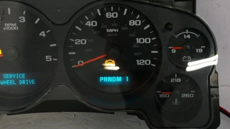 Cuadro de instrumentos medidor velocímetro GMC Sierra 2500HD SLE 11-14 kilometraje desconocido Foto 4 de 4