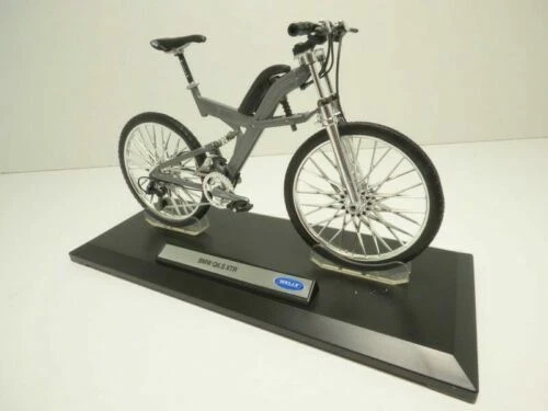 BMW im Maßstab 1:10 Auto- & Verkehrsmodelle aus Kunststoff von