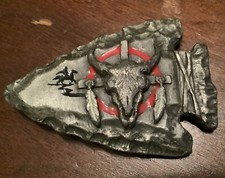 1988 Siskiyou Belt Buckle B-85 Arrowhead Steer Skull Feathers Indian