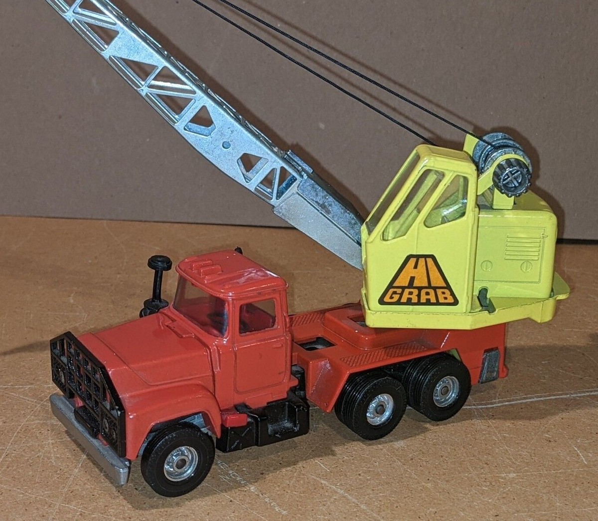 ミニカー Corgi Mack-Priestman Crane Truck 1154 IMG_1928_22c92c81-21a7-4671-