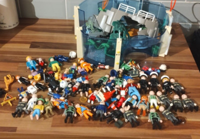 großes Konvolut Spiel Mobile Figuren und Aquarium Set
