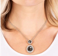 Paparazzi Jewelry ~🔥Castle Diamonds🔥~ Silver Necklace 