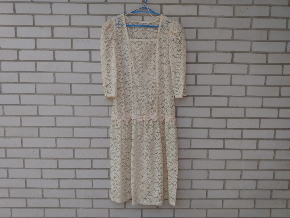 Vestido Vintage Marfil Encaje Transparente de Holt Renfrew Mangas Largas Cintura Caída 37"B 34"W Foto 2 de 4