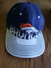 Denver Broncos NFL Reebok On Field S/M Fitted Cap Hat Embroidered Rare In VGC