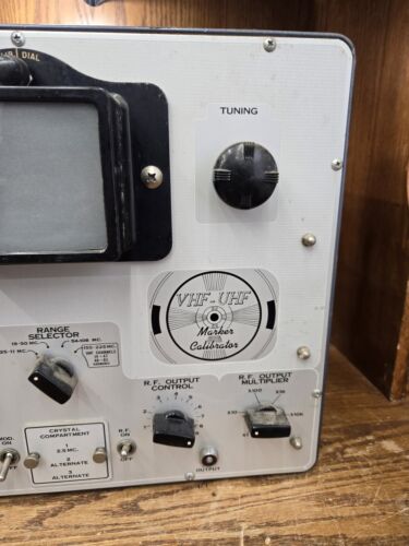 Hickok Model 690 Vhf-uhf Marker Calibrator - Picture 3 of 5