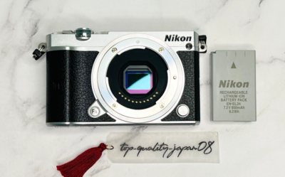 Nikon 1 J5 20.8MP Digital Camera Silver w/battery Fast Shipping