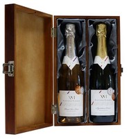 Sixteen Ridges English Sparkling Wine Duo In Luxury Gift Box 2 X 75cl Sixteen Ridges English Sparkling Wine Duo In Luxury Gift Box 2 X 75cl