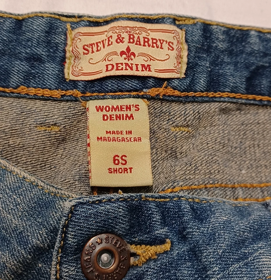 Pantalones de mezclilla para mujer Y2K Steve & Barry's de colección desgastados bootcut. Pantalón corto talla 6. Foto 4 de 4