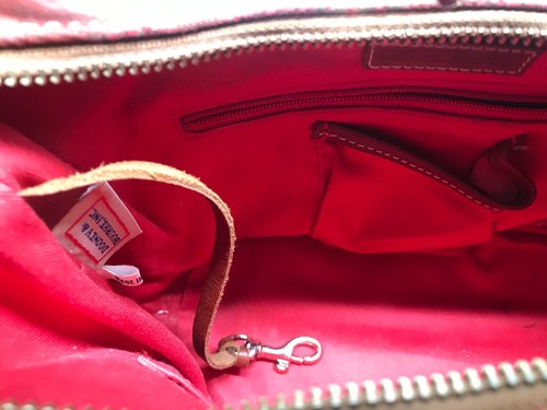 Dooney And Bourke Shoulder Handbag Ladies Fashion Bag adjustable Handle ZipClose - Picture 5 of 6