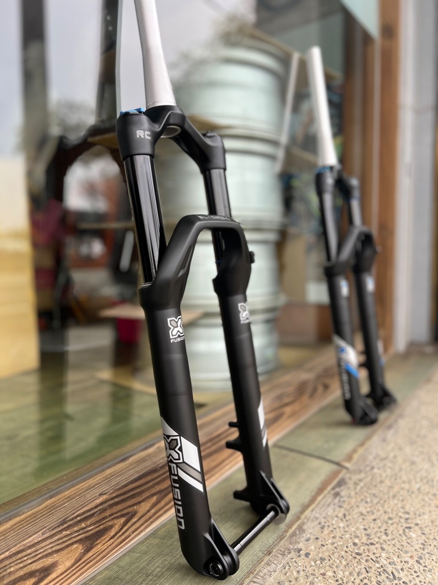 RockShox Recon 140mm 29インチ ブースト エアサス Amazon | RockShox Recon Silver RL サスペンションフォーク