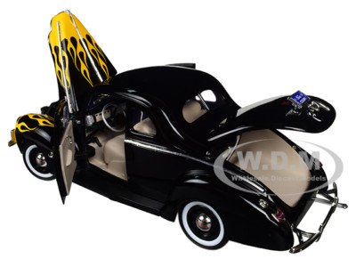 1940 FORD DELUXE BLACK/YELLOW FLAMES TIMELESS CLASSICS 1:18 BY