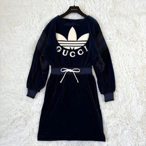 Robe Gucci Adidas velours ligne sherry grand logo bon état blanc marine foncé