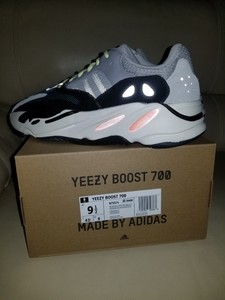 adidas yeezy 700 2018