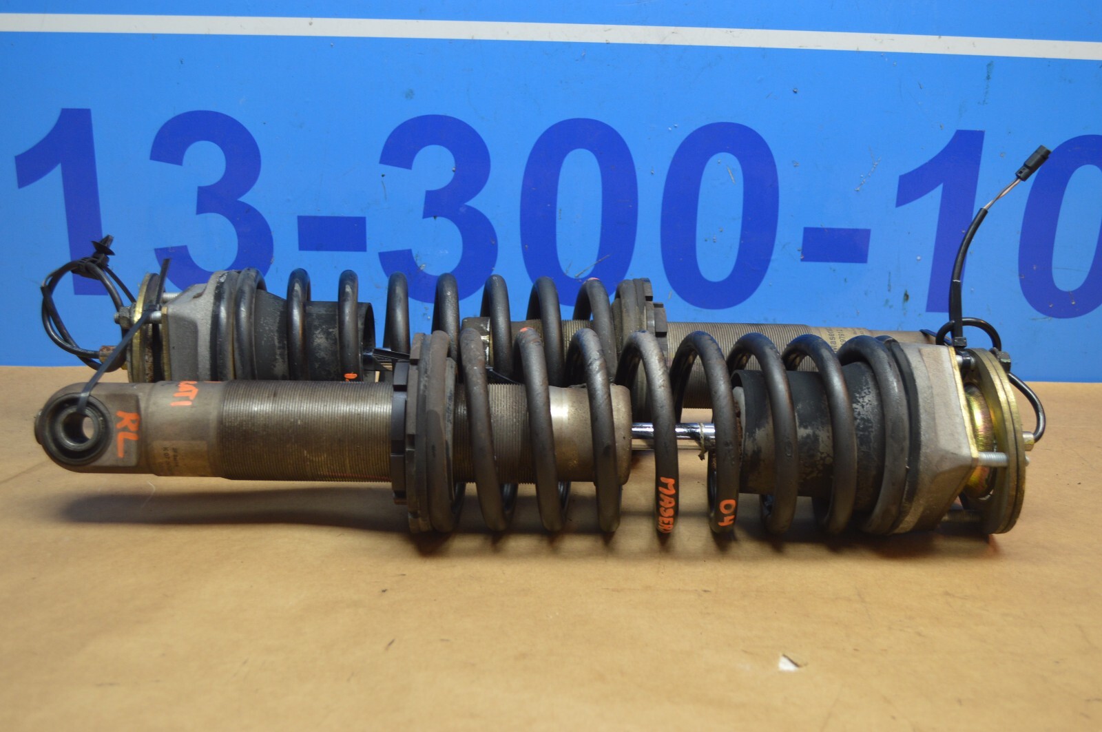 2004 M138 MASERATI M128 GT COUPE REAR LEFT & RIGHT SHOCK STRUT PAIR 197912