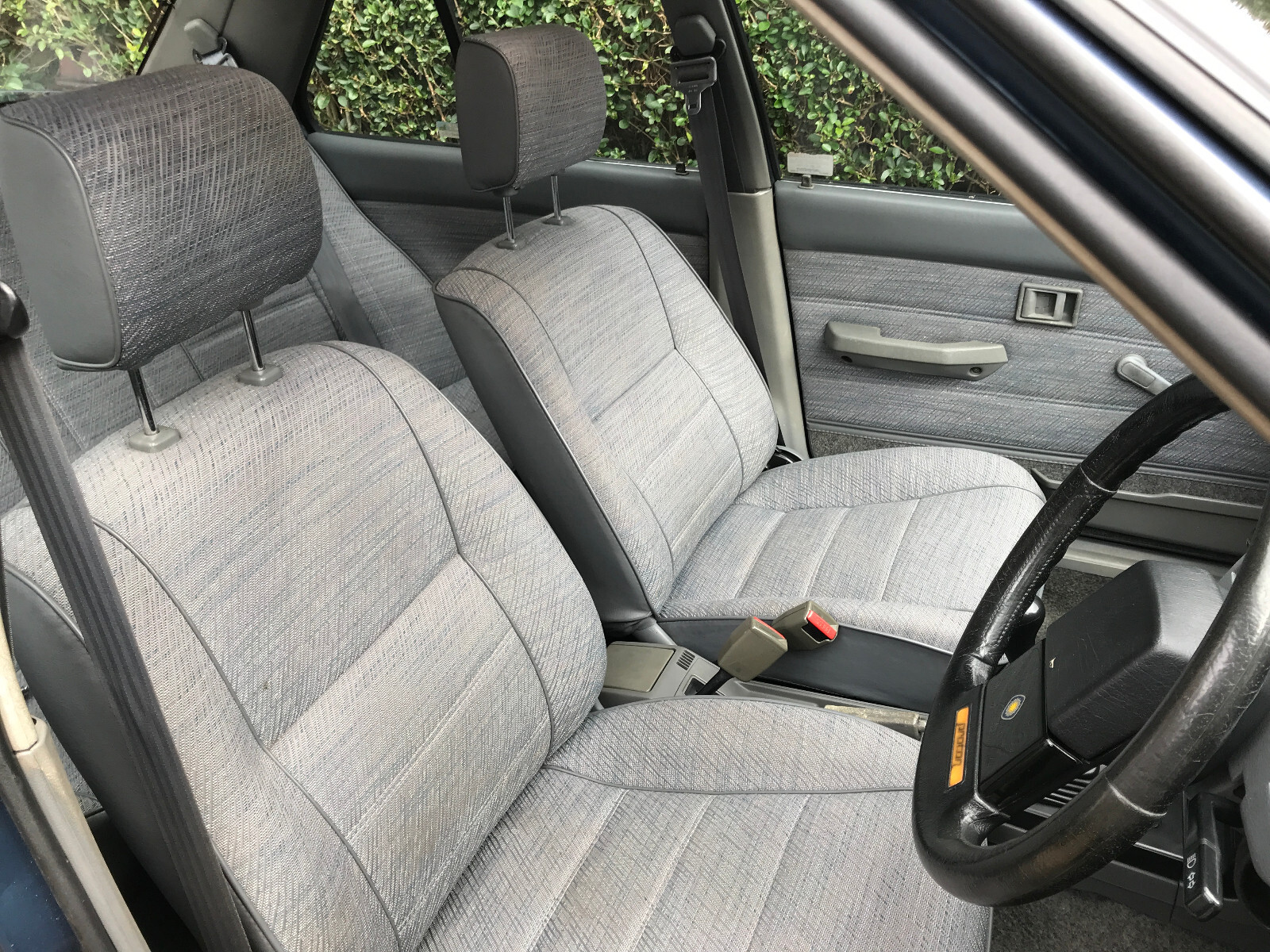 Image 9 - Proton 1.5 SL. MPI Saloon . Used. Spares or Repair.