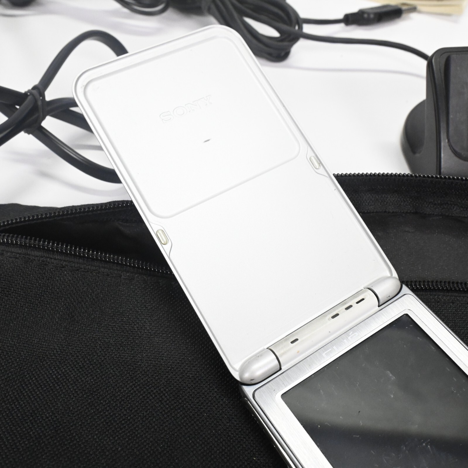 Sony CLIÉ PEGTG50/U Palm OS 5.0 PDA Charger Dock & Memory Card Needs